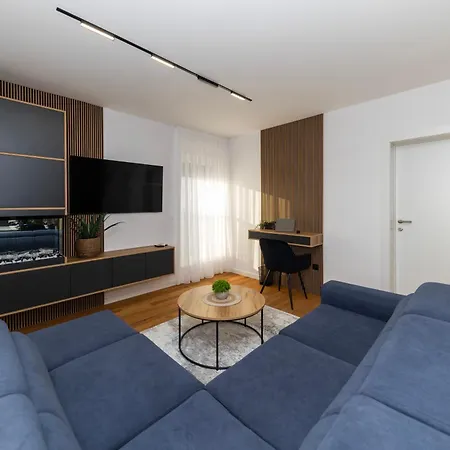 Maison Point Apartment *